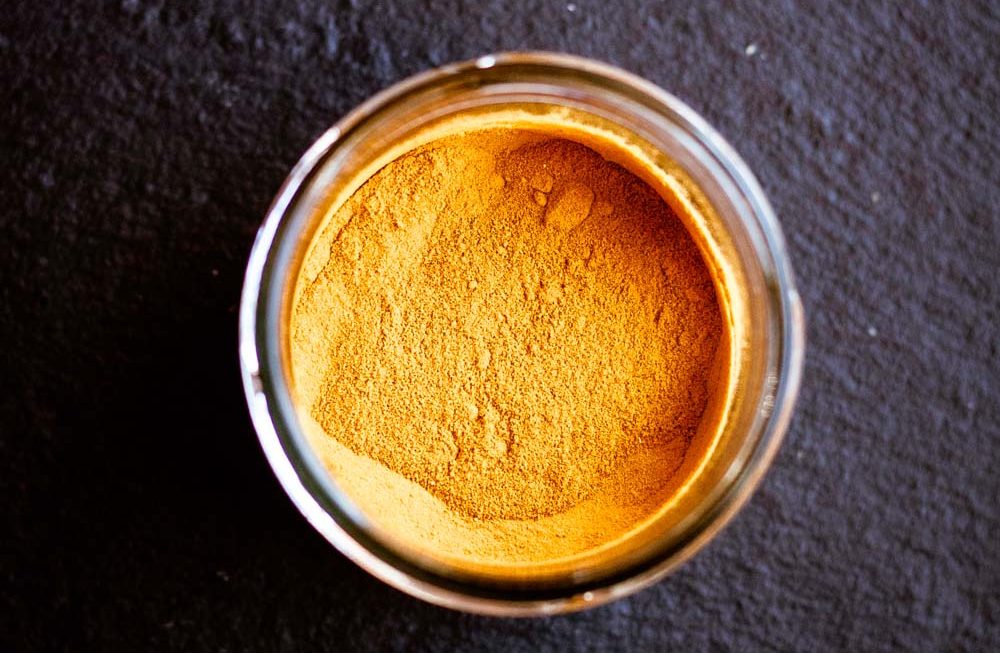 Curcuma Longa, o “tempero dourado” para neutralizar a neuroinflamação e o declínio cognitivo.