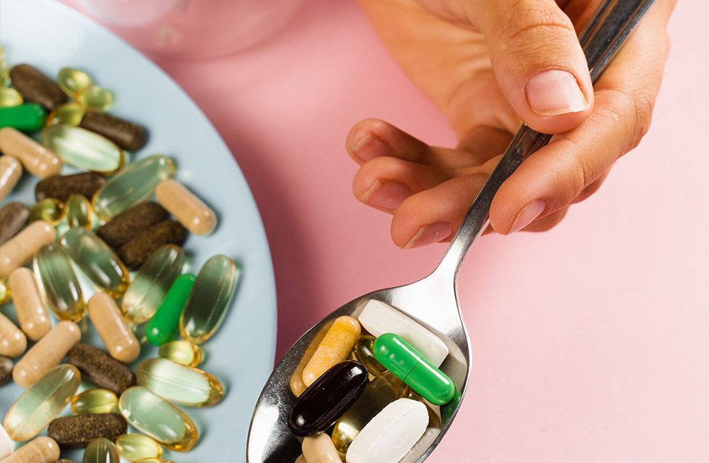 Suplementos vitamínicos sem supervisão em nome da estética 