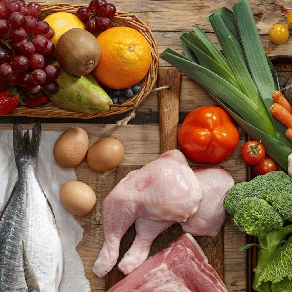 Na imagem, exemplos de alimentos consumidos na dieta paleolítica