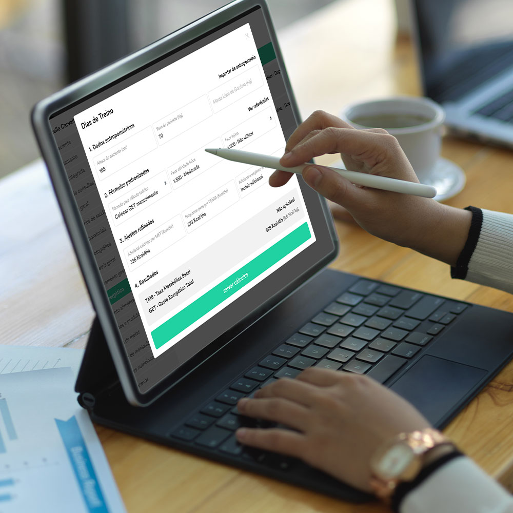 Na imagem, um tablet com a tela do cálculo energético do WebDiet.